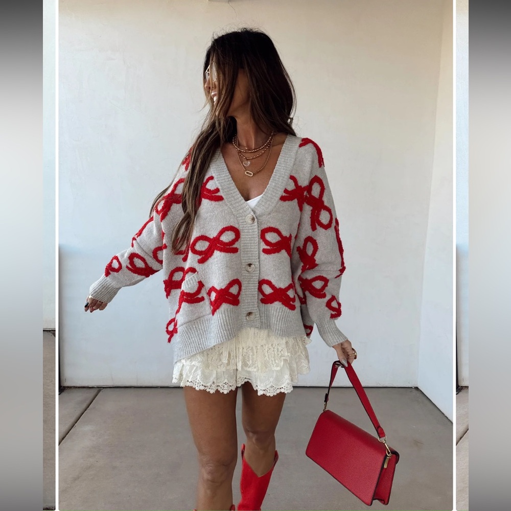 Bucket List Locked in Love Women’s Cream Cardigan Sweater Red Bow Pattern Large - Picture 3 of 7